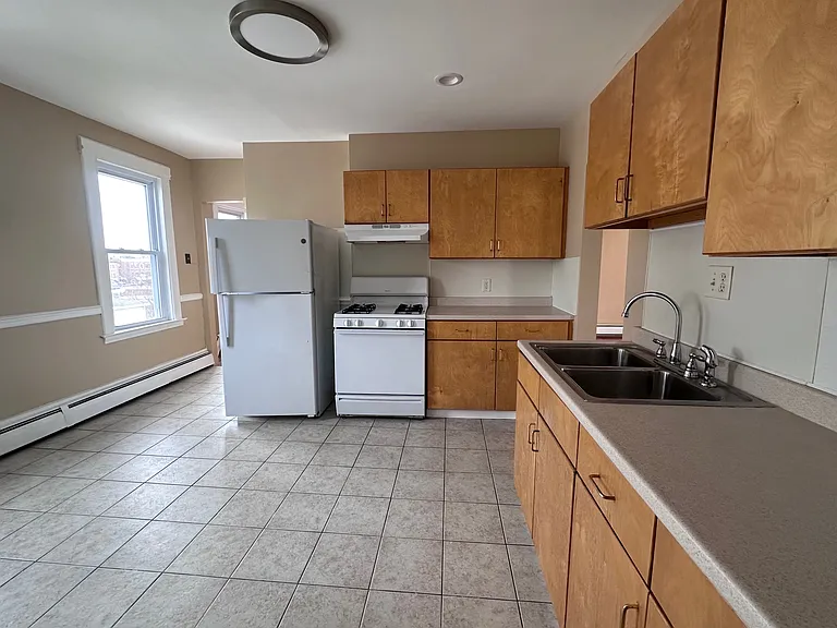 22-24 Bushnell St #3 — Photo 8