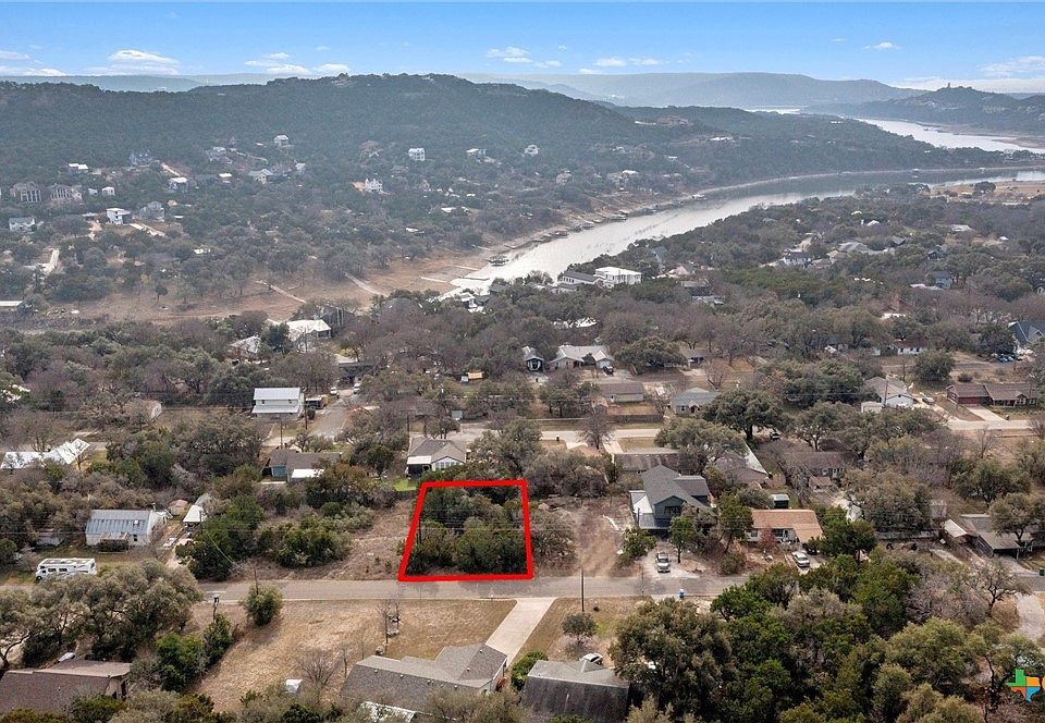1st image of 18301 Lake Oaks Dr