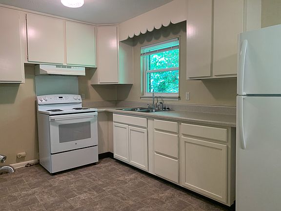 4th image of 8 Waters Rd