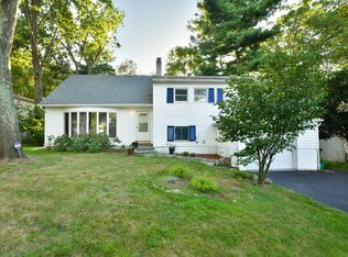 6 Standish Pl, Hartsdale, NY 10530