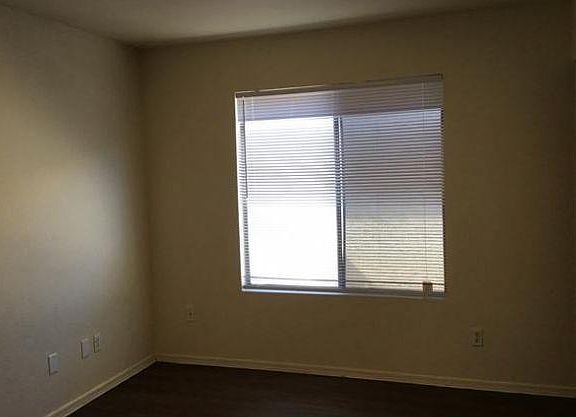 2nd image of 16252 Woodlands Ave