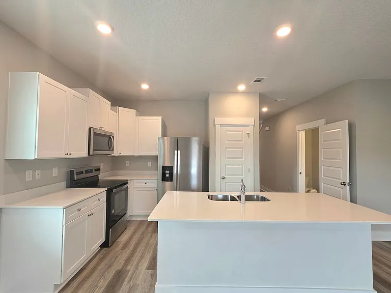 4167 Pendragon Cir — Photo 3