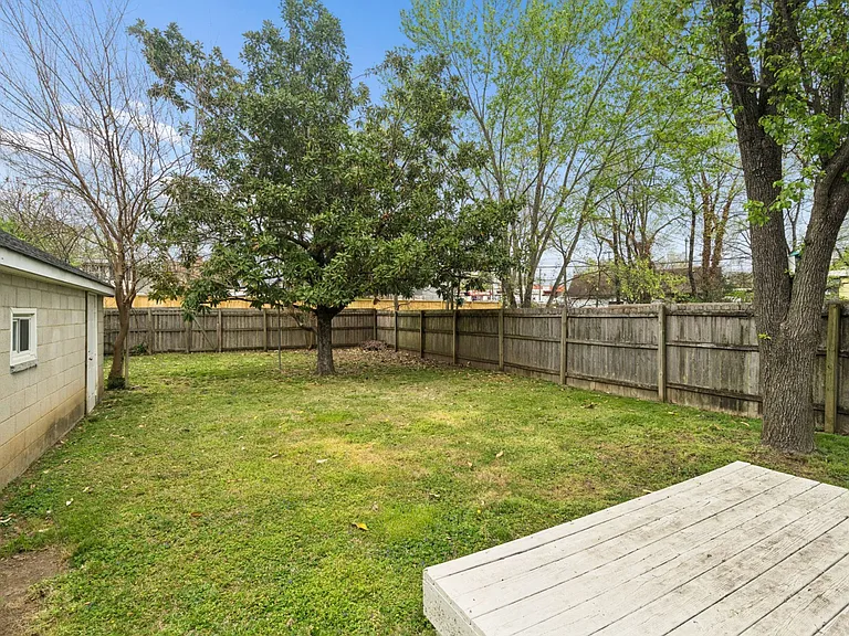 205 Raymond St — Photo 34