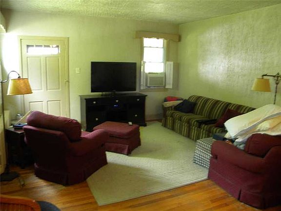 4th image of 1038 Terrace Dr