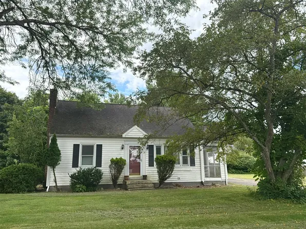9 Babcock Ter, Selkirk, NY 12158