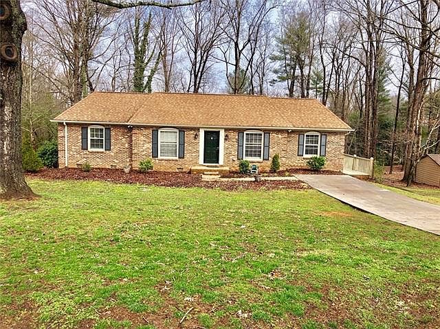 1st image of 203 Northwood Dr