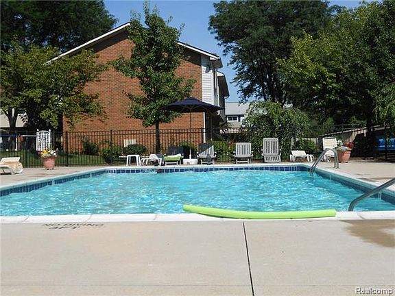 4th image of 973 Kirts Blvd Unit 18-1