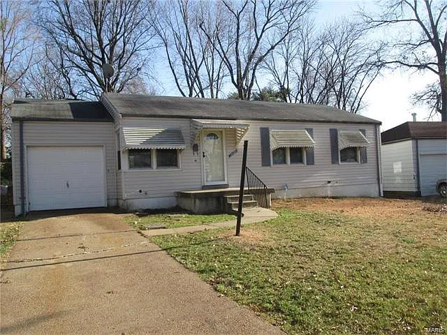 1000 Addison Dr photo 1