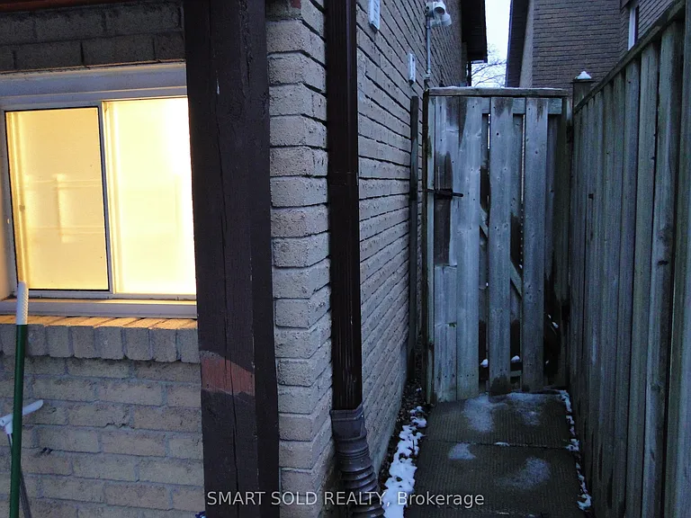54 Muirlands Dr #BASEMENT — Photo 15