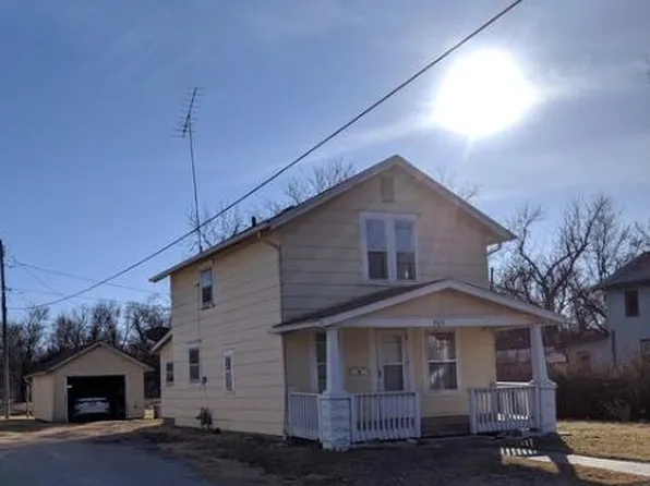 505 E Wyatt St, Herington, KS 67449