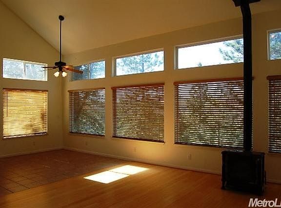 5th image of 3149 Mirinda Ln
