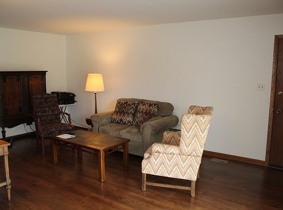 4th image of 15643 Garden View Ct
