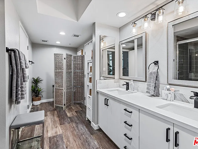 13700 Marina Pointe Dr #627 — Photo 15