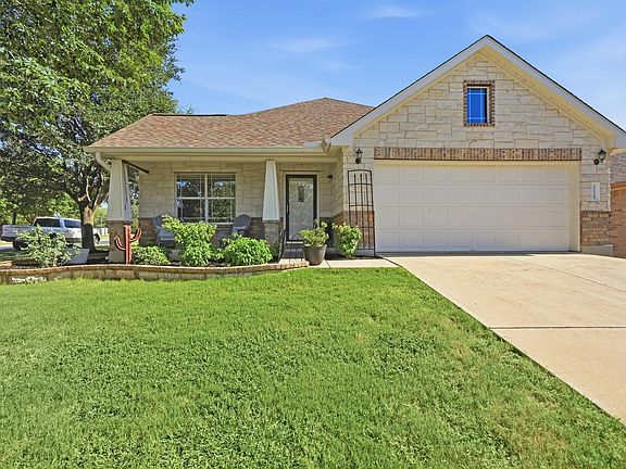 2nd image of 1118 Giberson Way