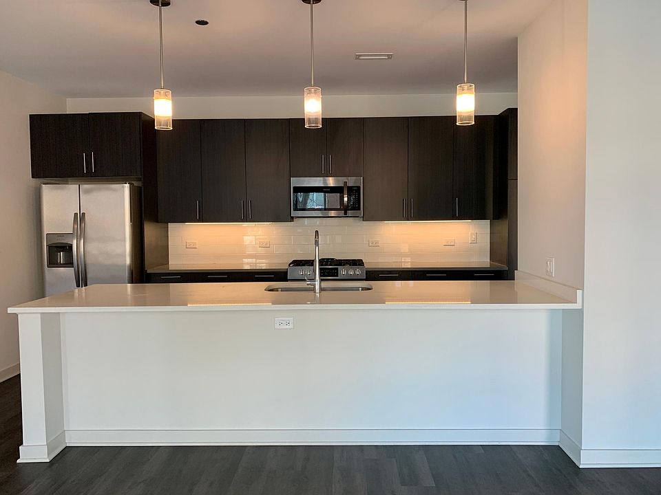 1st image of 829 W Agatite Ave #103