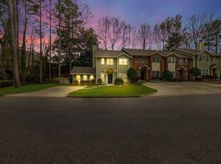250 Peachtree Hollow Ct, Sandy Springs, GA 30328
