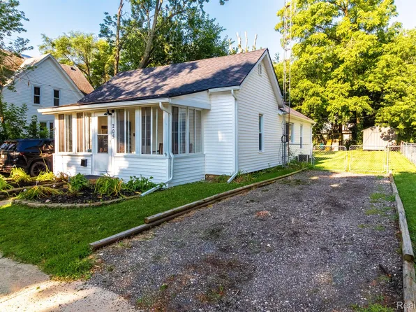 205 N Lapeer St, Davison, MI 48423