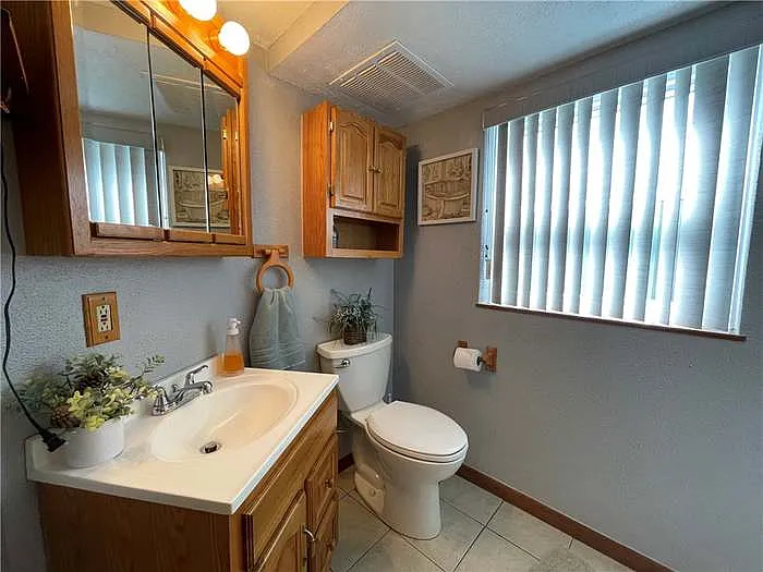 222 Rolling Dr — Photo 29