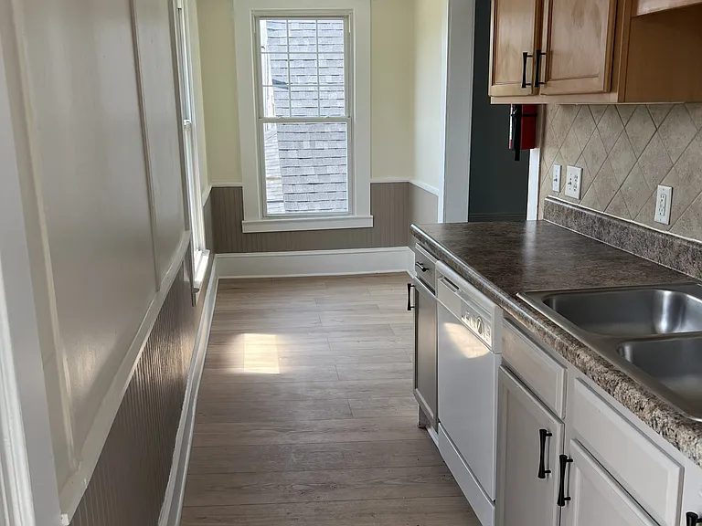 133 Paisley St #B — Photo 10