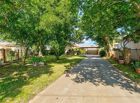 4th image of 4325 Basswood Ct