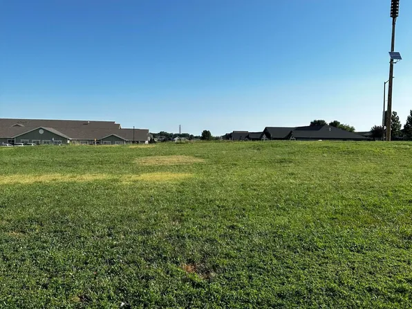 Ridgeway Pl, Pierre, SD 57501