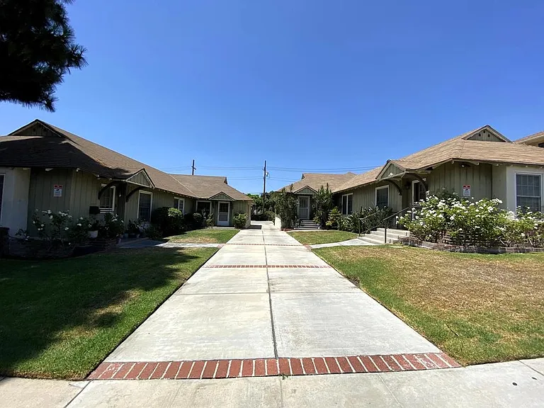 325 Delaware Rd #A — Photo 2