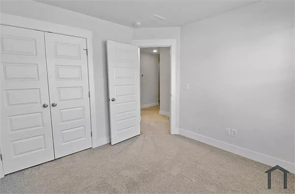 7772 Park Gate Dr — Photo 5