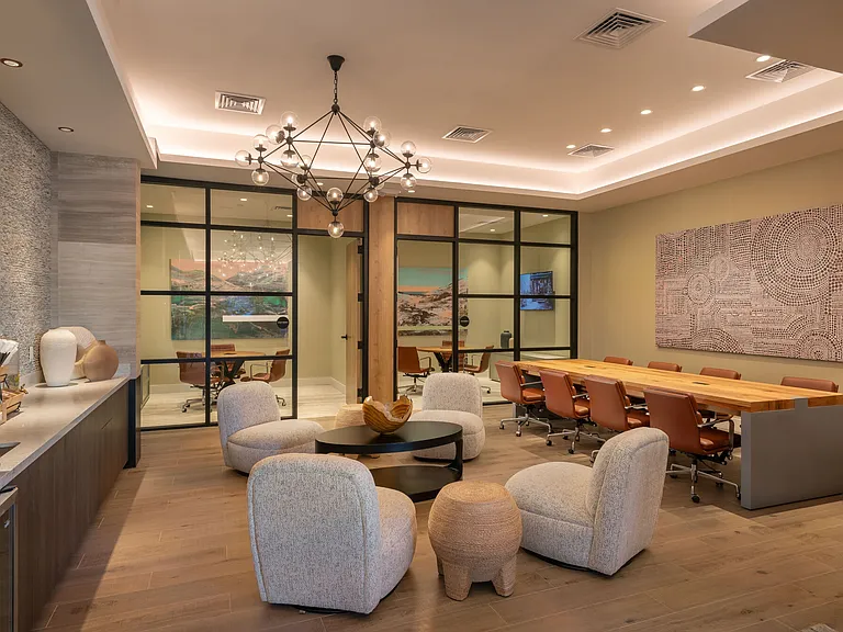 Town Chandler — Photo 16