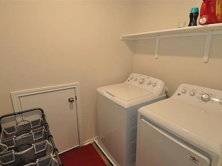 1717 T H Johnson Dr — Photo 23