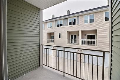 5th image of 503 33rd Way E Unit C