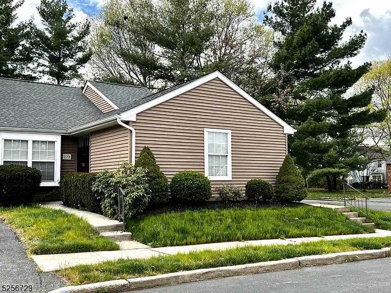 173 Jordans Cir — Photo 1