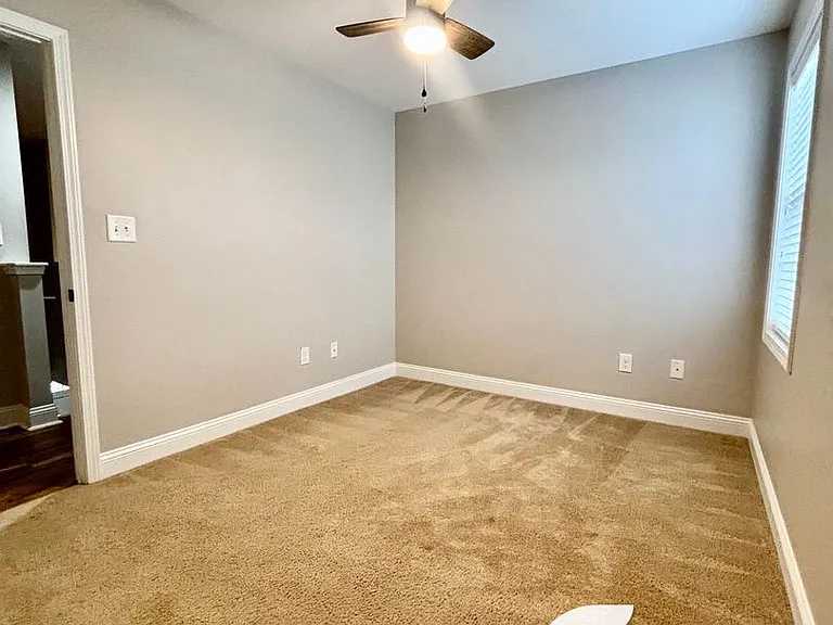 239 Fountain Grove Dr — Photo 38