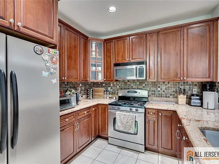 7 Stanford Dr — Photo 14