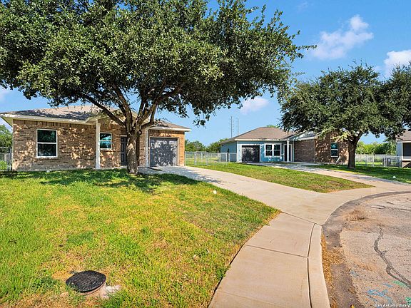 3rd image of 623 VILLA LINDA