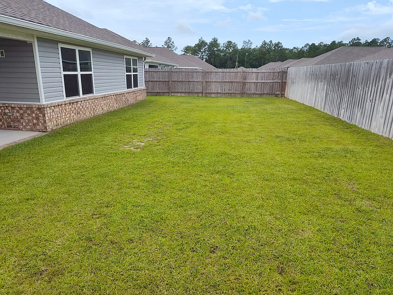 Eastland Cir — Photo 14
