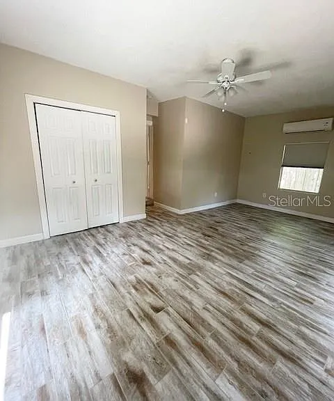 102 W Elm St — Photo 26