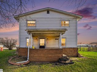 996 E Monroe Rd, Saint Louis, MI