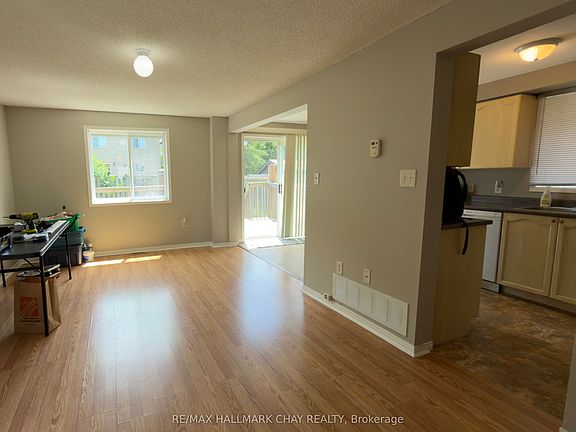 5th image of 207 Tunbridge Rd