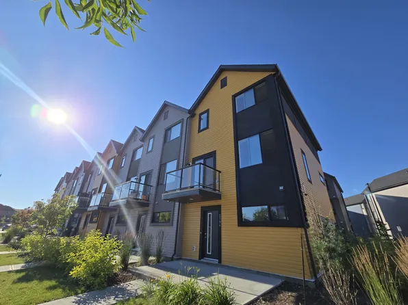 2796 Maple Way NW, Edmonton, AB T6T 0Z7