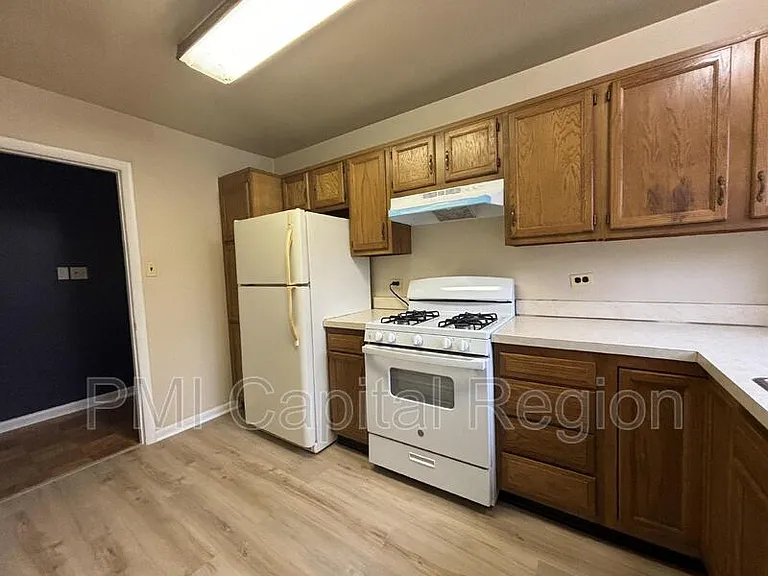10620 Weymouth St #103 — Photo 7