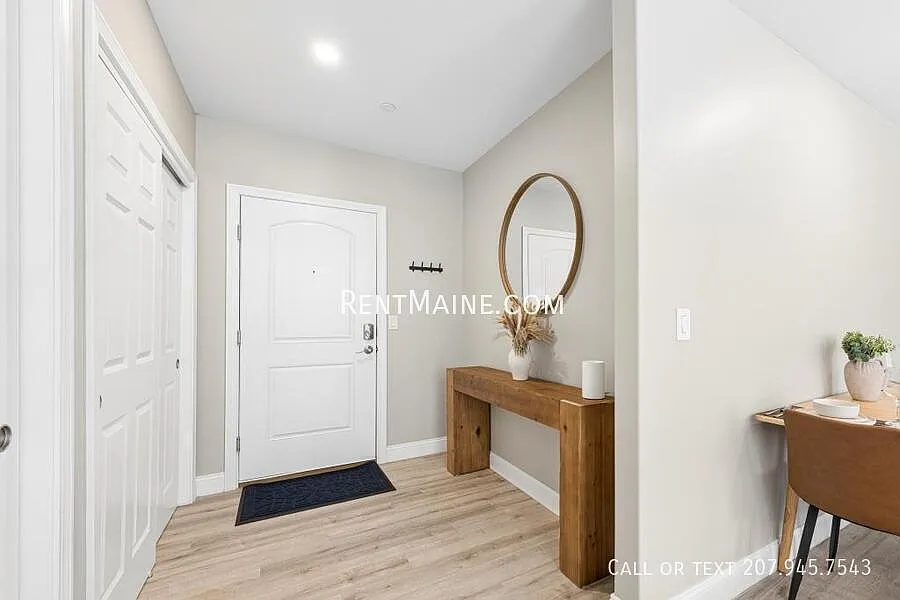 2 bed, 1050 sqft, $2,200 — Photo 3