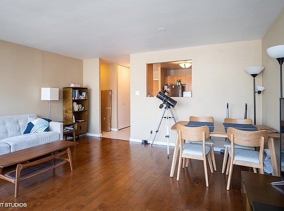 3rd image of 211 E Ohio St APT 2822