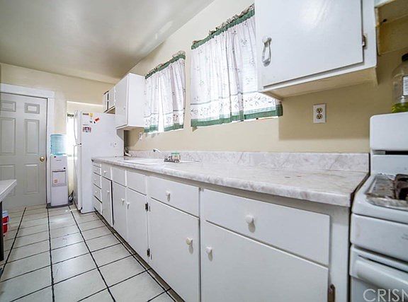 5th image of 3433 N Figueroa St