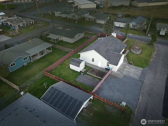 4th image of 823 SW 21st Street
