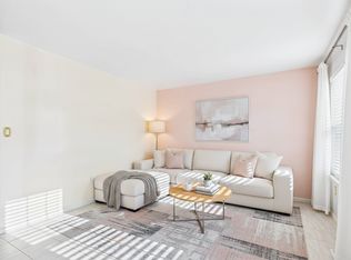 2765 Woodmont Dr, York, PA 17404