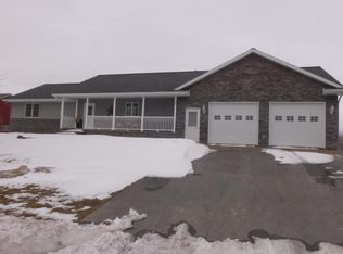 289 Kruger Ln, Ellsworth, WI 54011