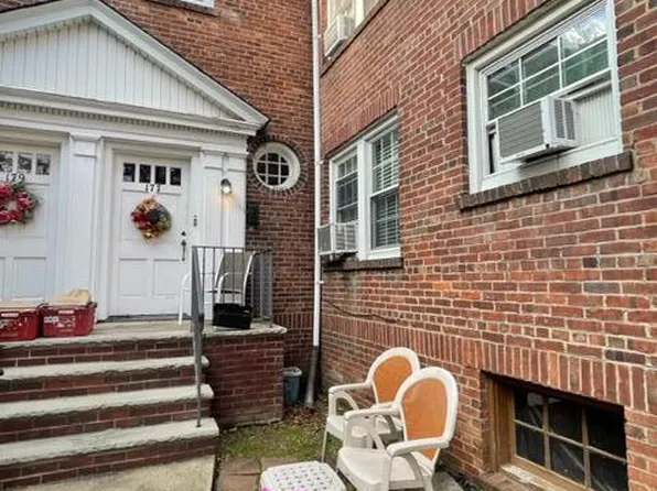 177 3rd St #1, Staten Island, NY 10306