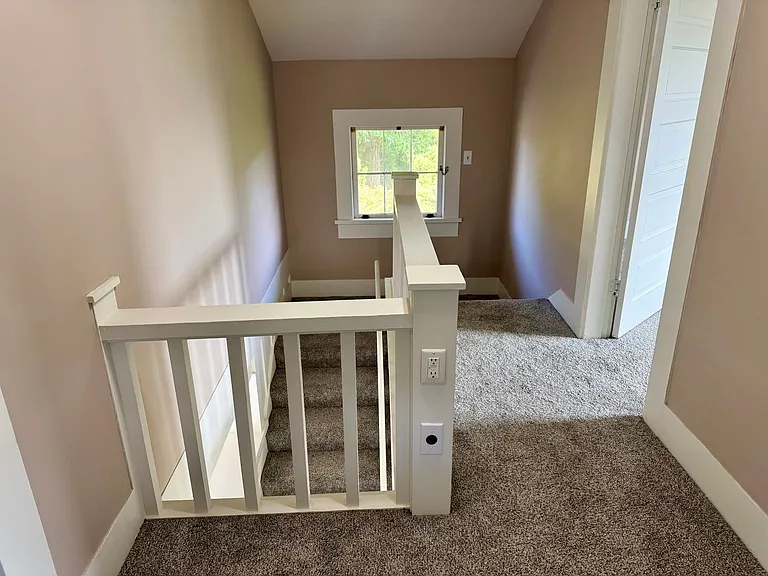 45 Harlem St SE — Photo 10
