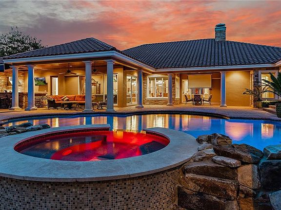 4th image of 483 SE Tres Belle Cir