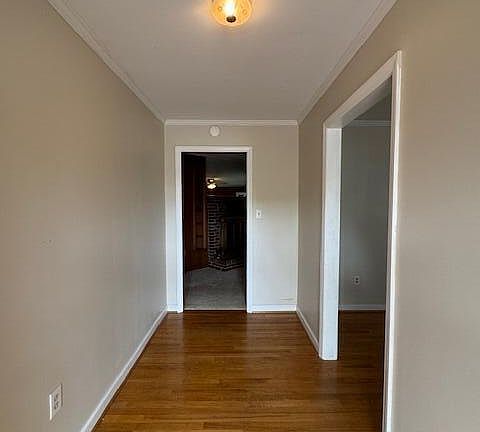 2nd image of 9 Bedford Forest Dr